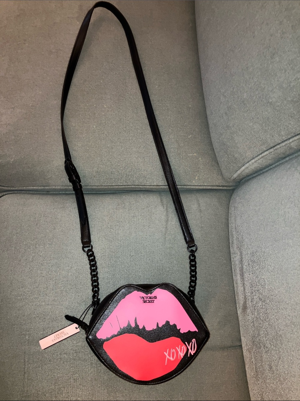 💋Victoria’s Secret Y2K lips xoxo crossbody bag glam kitsch VS purse NWT